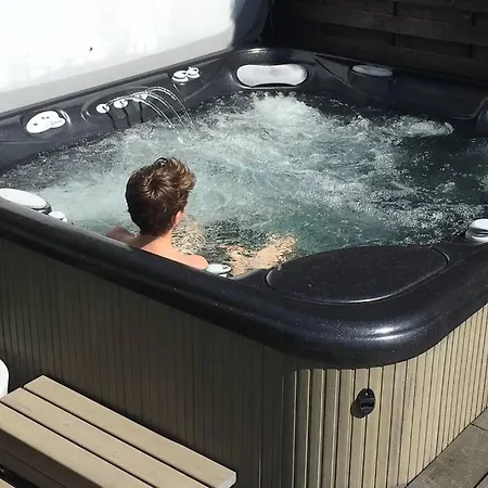 Studio De Luxe Avec Jacuzzi Et Sauna Privatifs 아파트 *