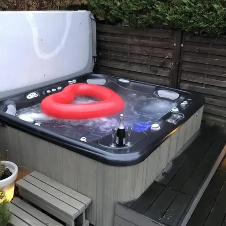 Studio De Luxe Avec Jacuzzi Et Sauna Privatifs 아파트